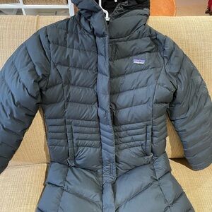Girl’s Patagonia Hooded Down Coat